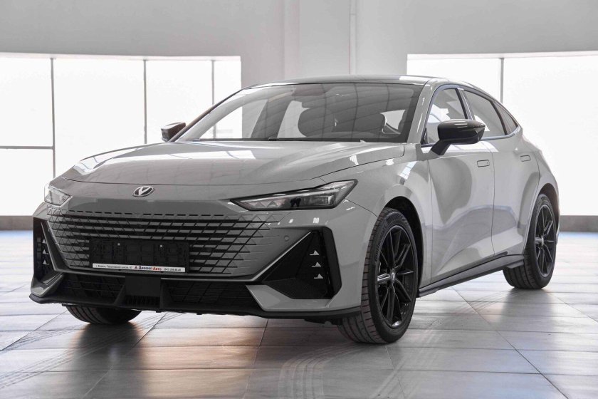 Чанган Uni v 2022