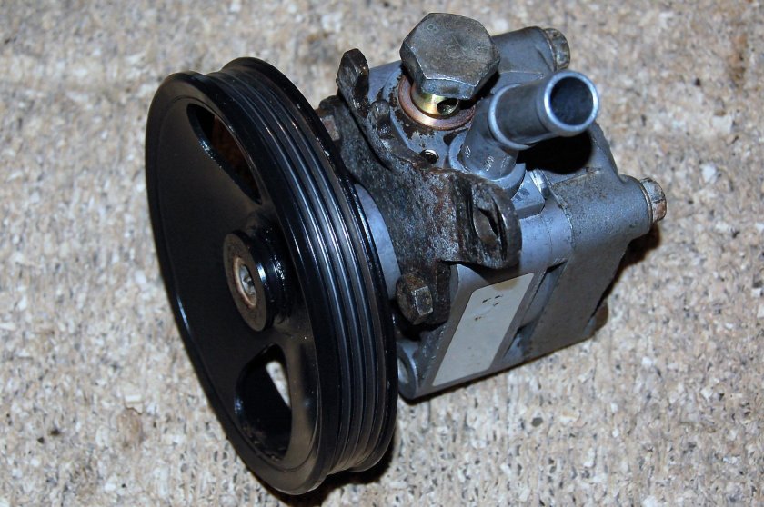 Насос гидроусилителя ВАЗ 2112