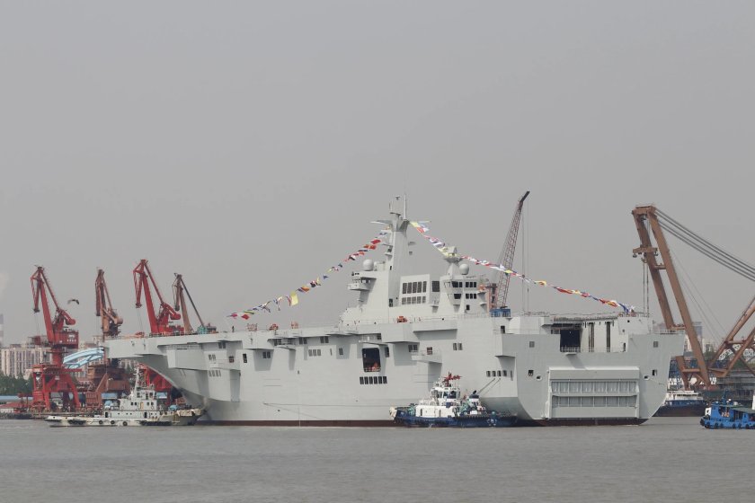 Десантный корабль Китая Type 075