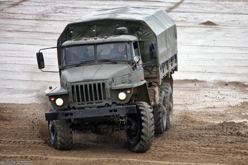 Урал 4320 армейский