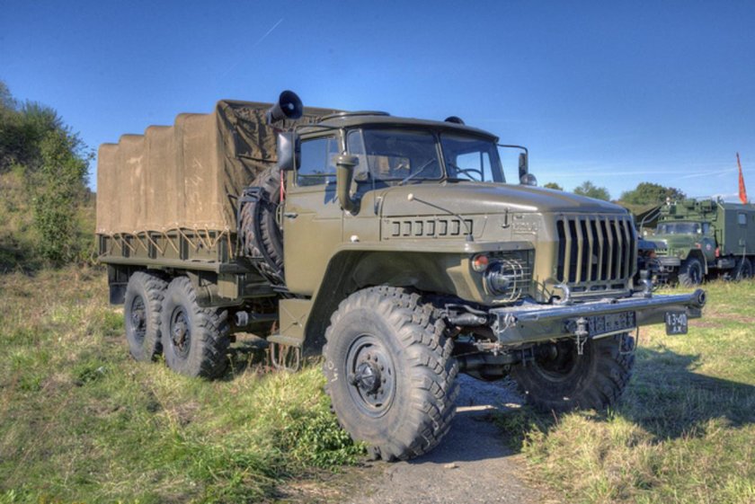 Урал 4320 бортовой военный