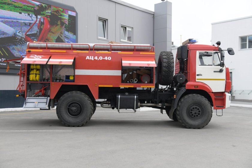 Автоцистерна пожарная ац-9.0-40 43118