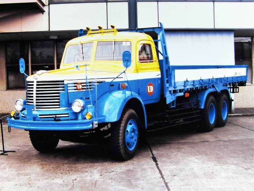 International Loadstar 1600