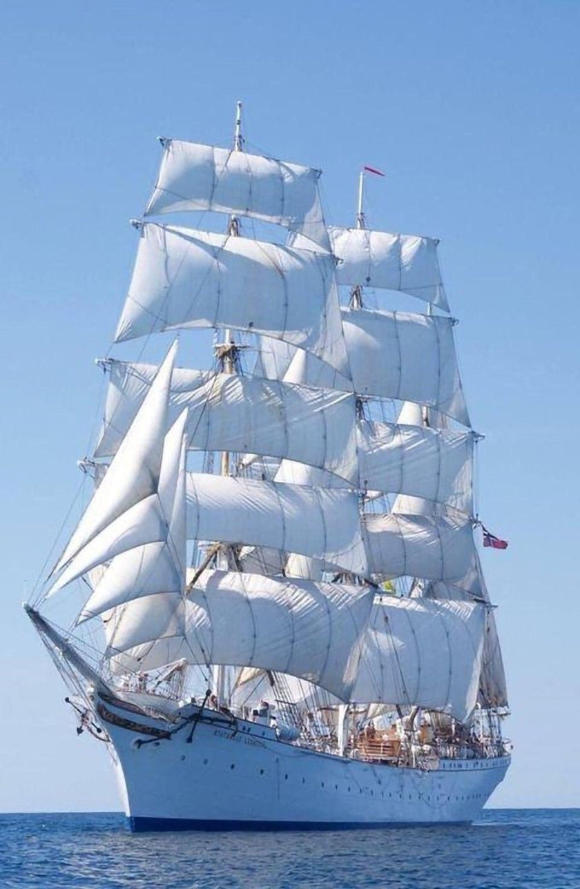 Парусник Statsraad Lehmkuhl
