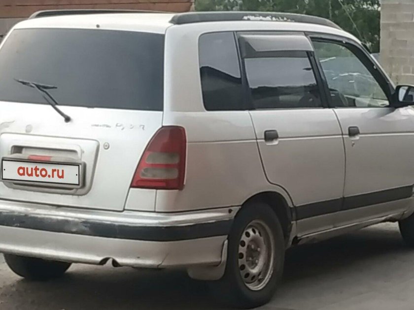 Daihatsu Pyzar 1999