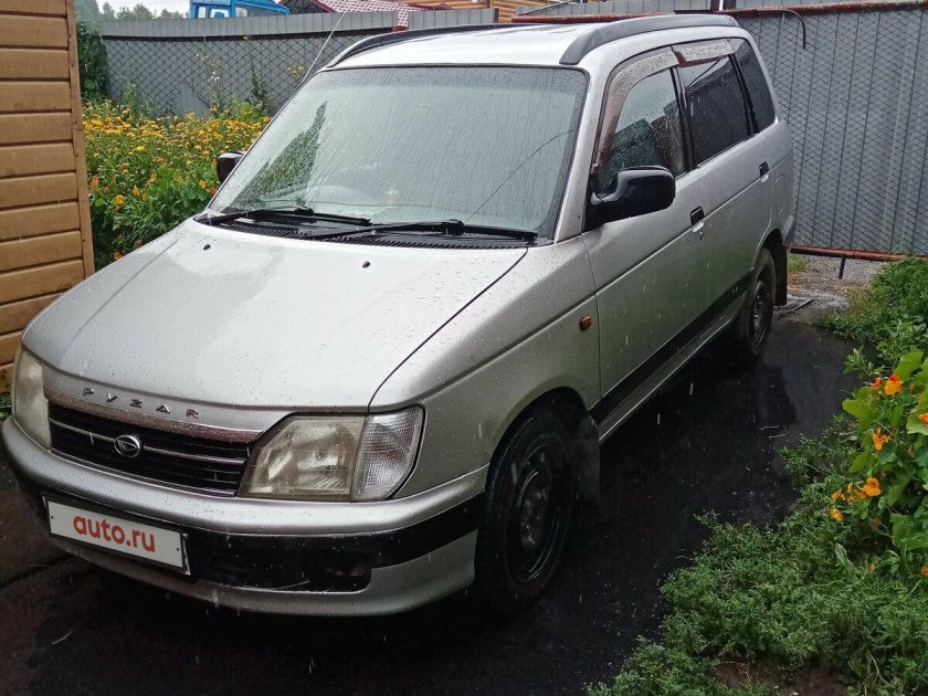 Daihatsu pyzar 1999