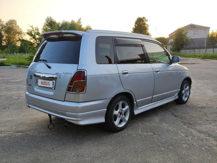 Daihatsu pyzar 2001