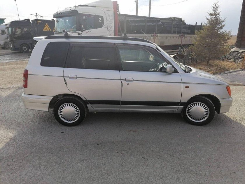Daihatsu pyzar 2001