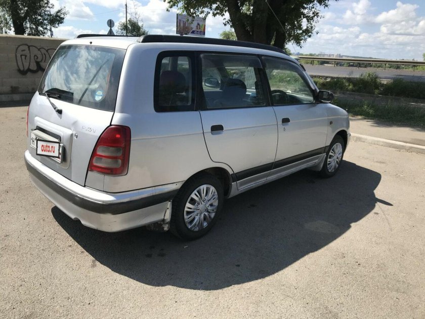 Daihatsu Pyzar 1999