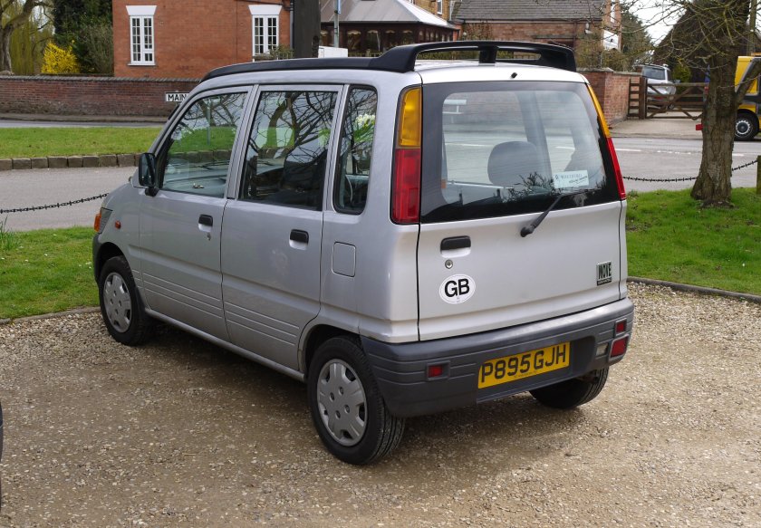 Daihatsu move минивэн