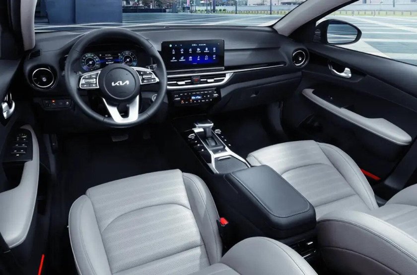 Kia Cerato 2022 салон