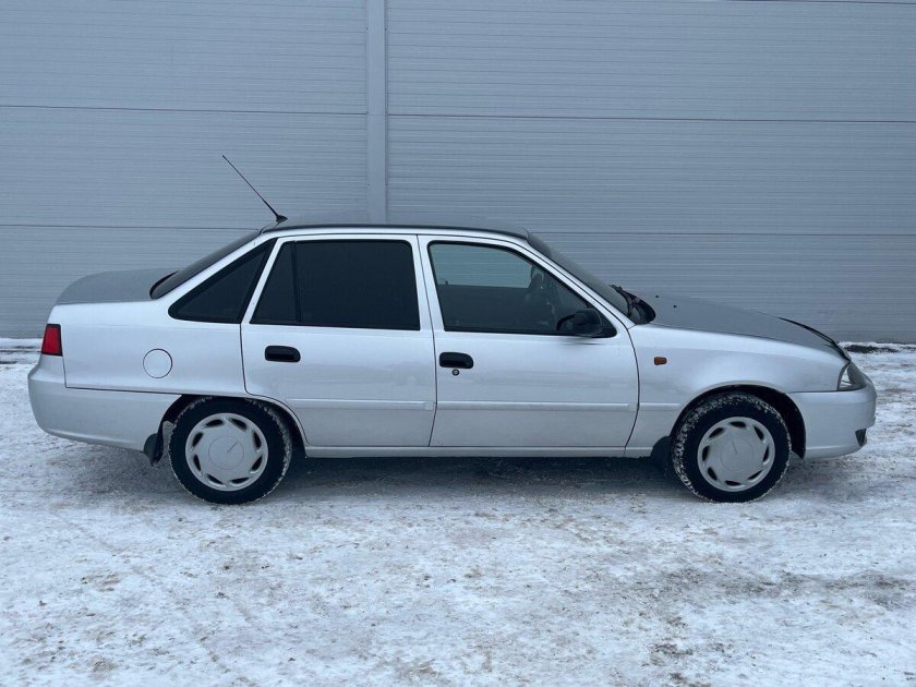 Daewoo nexia 2011 года