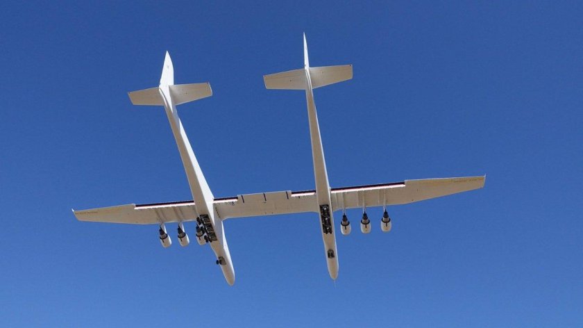 Самолет Stratolaunch model 351