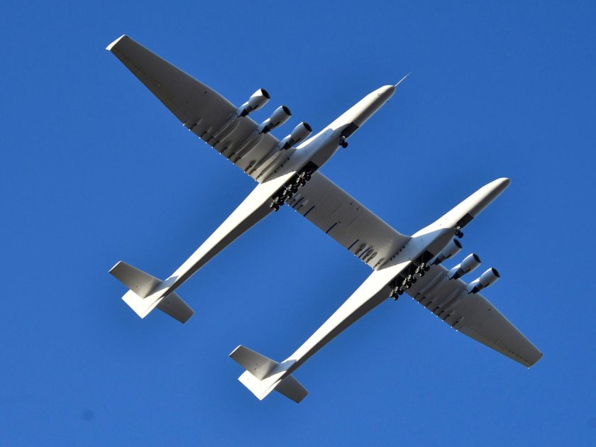 Самолет Roc Stratolaunch