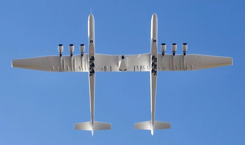 Самолет stratolaunch model 351