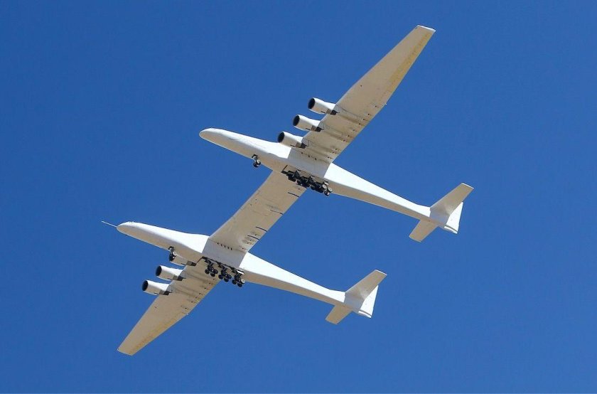 Самолет Roc Stratolaunch