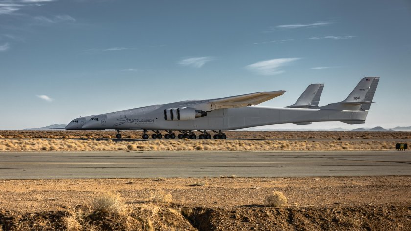 Самолет scaled Composites Stratolaunch model 351
