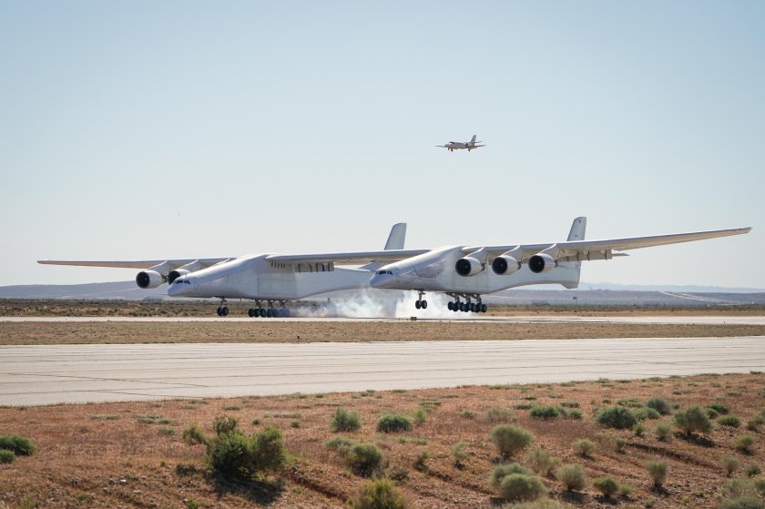 Самый большой самолёт в мире scaled Composites Stratolaunch model 351