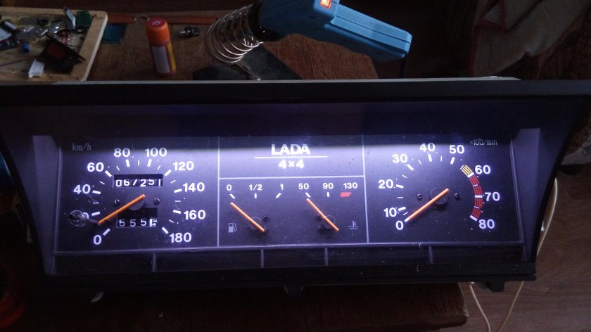 Щиток приборов приборов Нива ВАЗ 21213