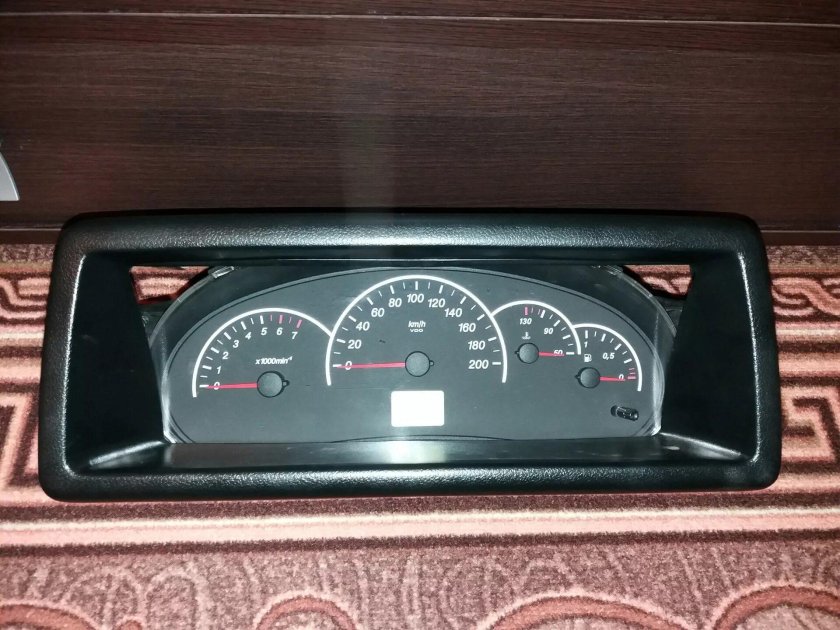 Приборная панель ВАЗ 21213