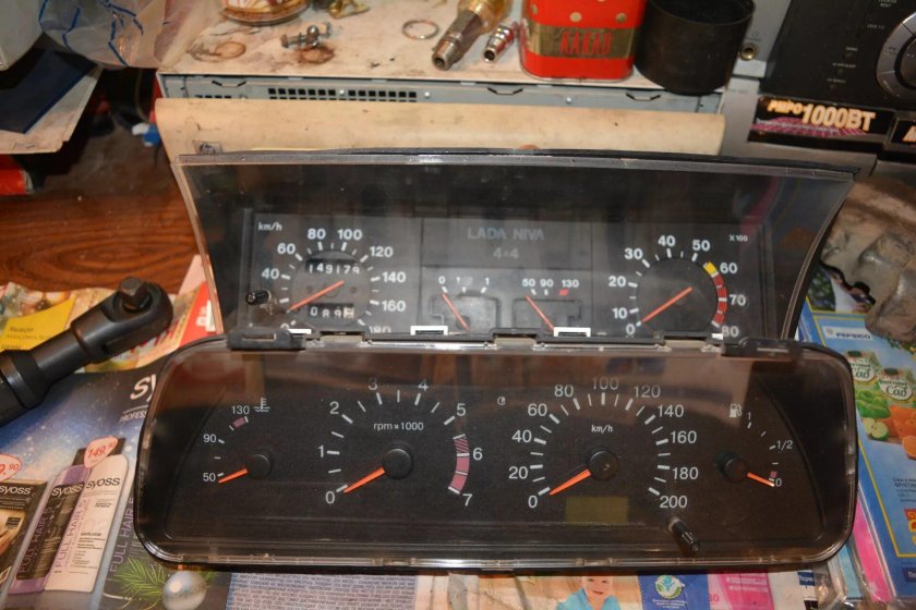Комбинация приборов Нива 2121