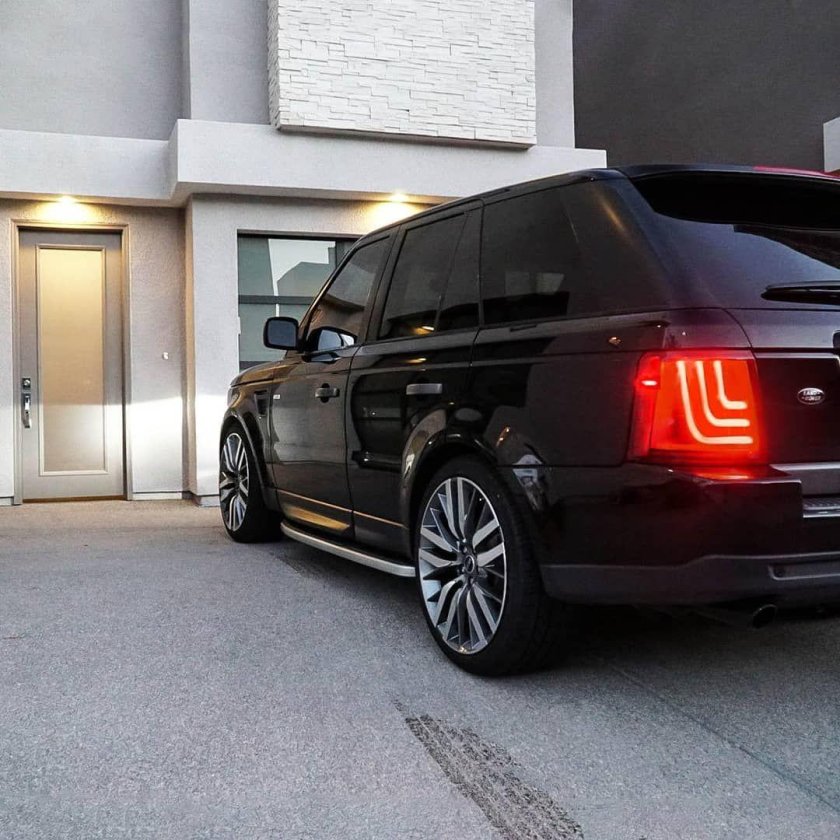 Рендж Ровер спорт 2012 черный