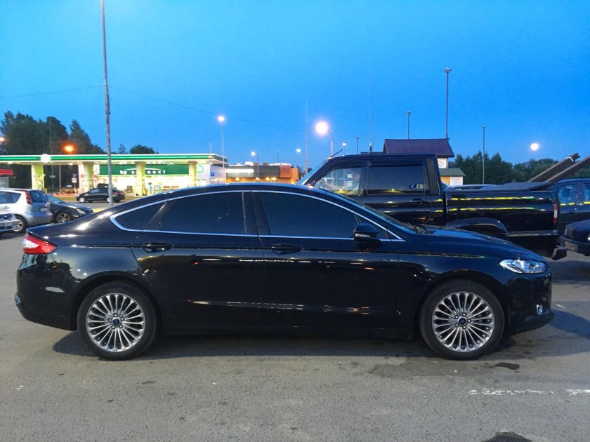Ford Mondeo 5 черный