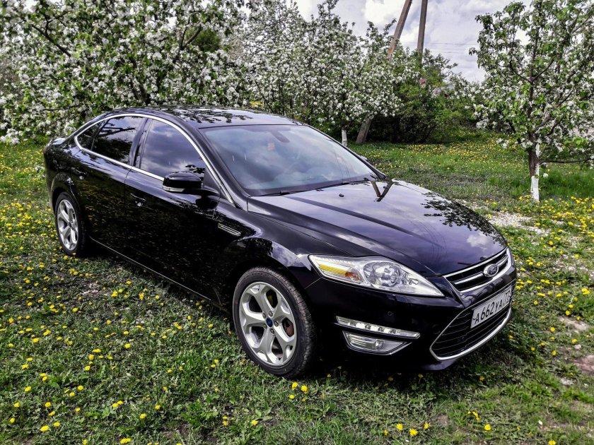 Ford Mondeo 2011 черный