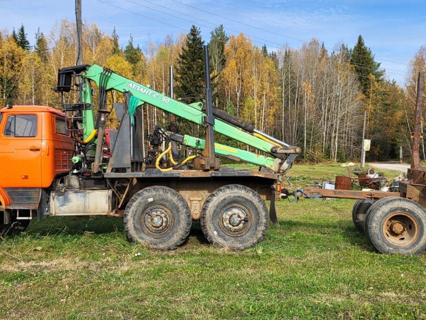 Урал лесовоз с роспуском