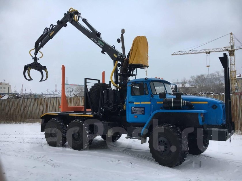 Урал 55571 лесовоз