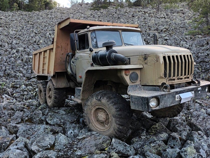 Грузовик урал