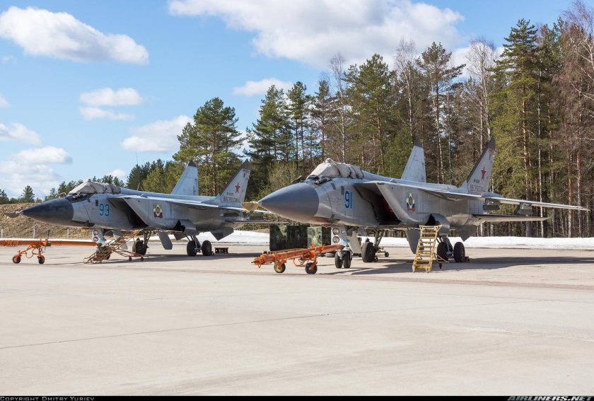 Миг 31 БМ зимой ночью