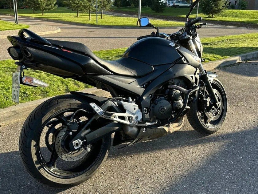 Suzuki GSR 400 2006