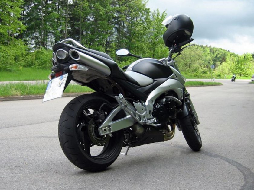 Suzuki GSR 600 2006