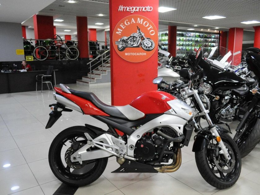 Suzuki GSR 600 2006