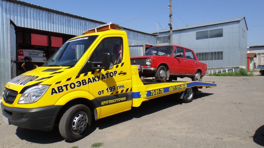 Грузовой эвакуатор Ивеко