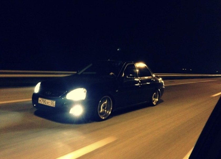 Лада Приора 2 ночью