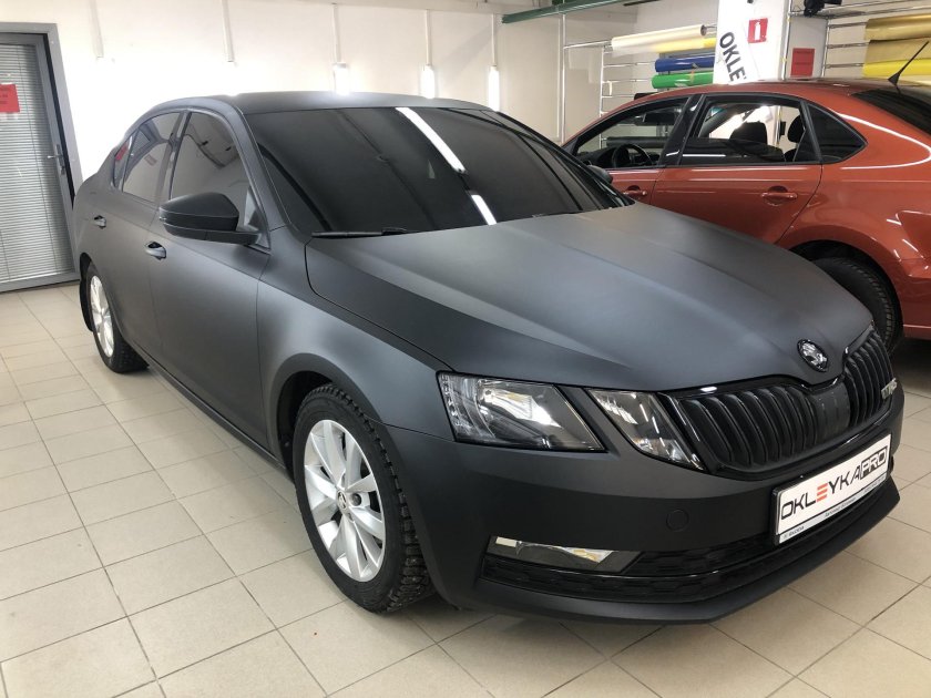 Шкода Рапид черная матовая