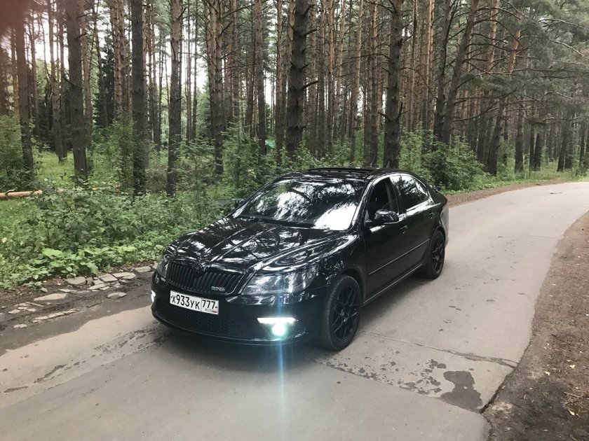 Skoda Octavia a5 RS черная