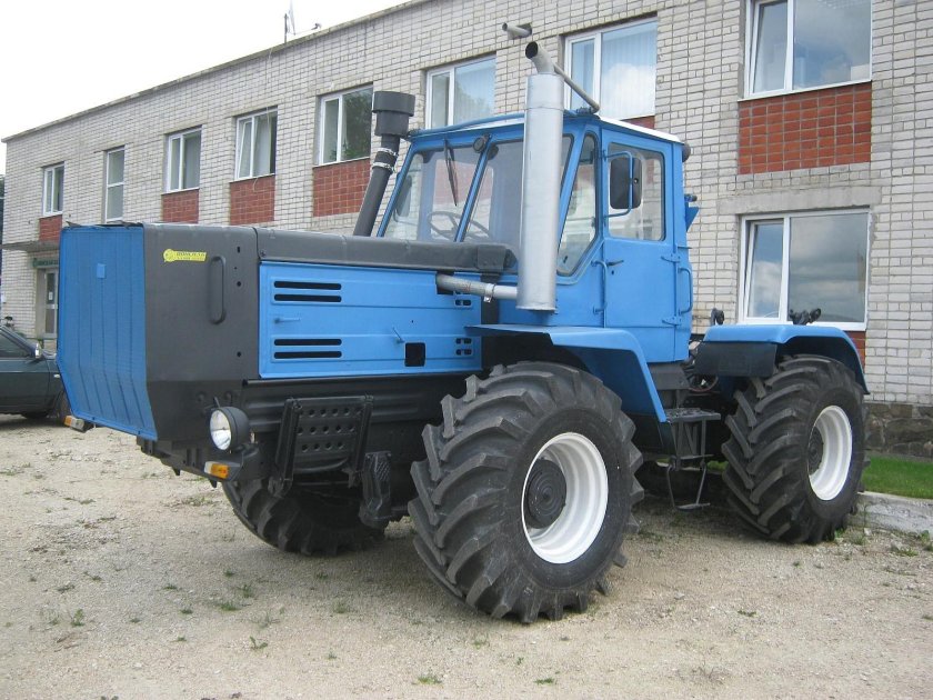 Трактор хтз т 150