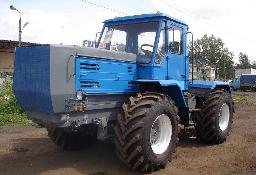 Трактор хтз т 150
