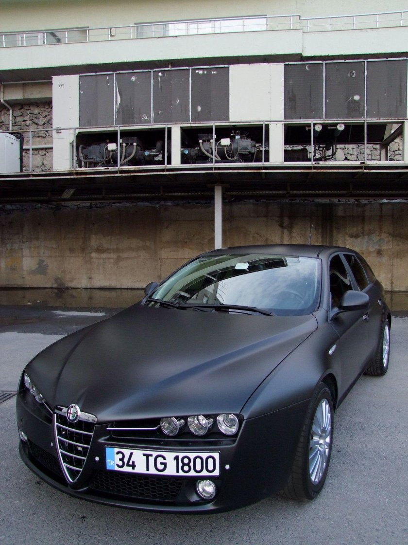 Alfa Romeo 159 черная