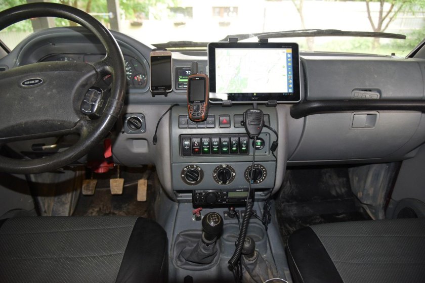 Панель на консоль УАЗ Патриот 2013 года