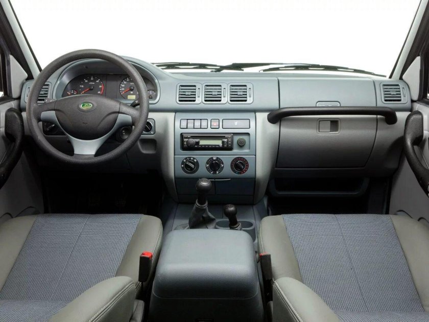 УАЗ Патриот 2011 салон