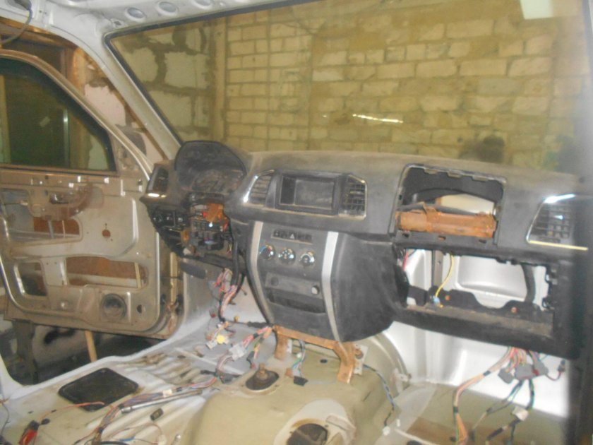 Панель торпеды УАЗ Патриот 2016 года