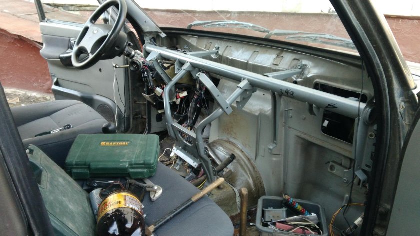 Крепление торпеды УАЗ Патриот 2017