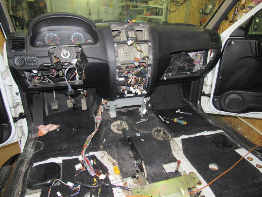 Панель торпеда УАЗ 3163