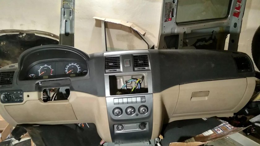 Панель торпеды уаз патриот 2016 года