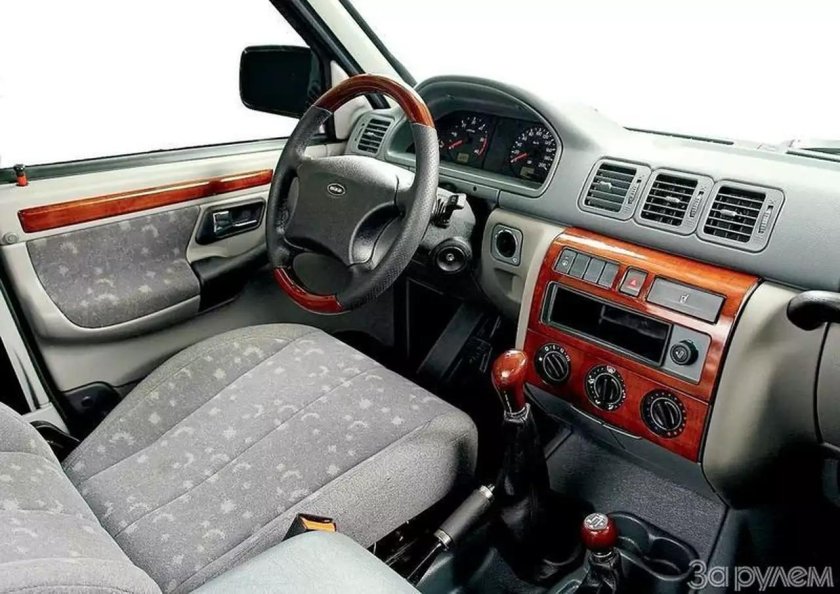 УАЗ Патриот 2008 года салон