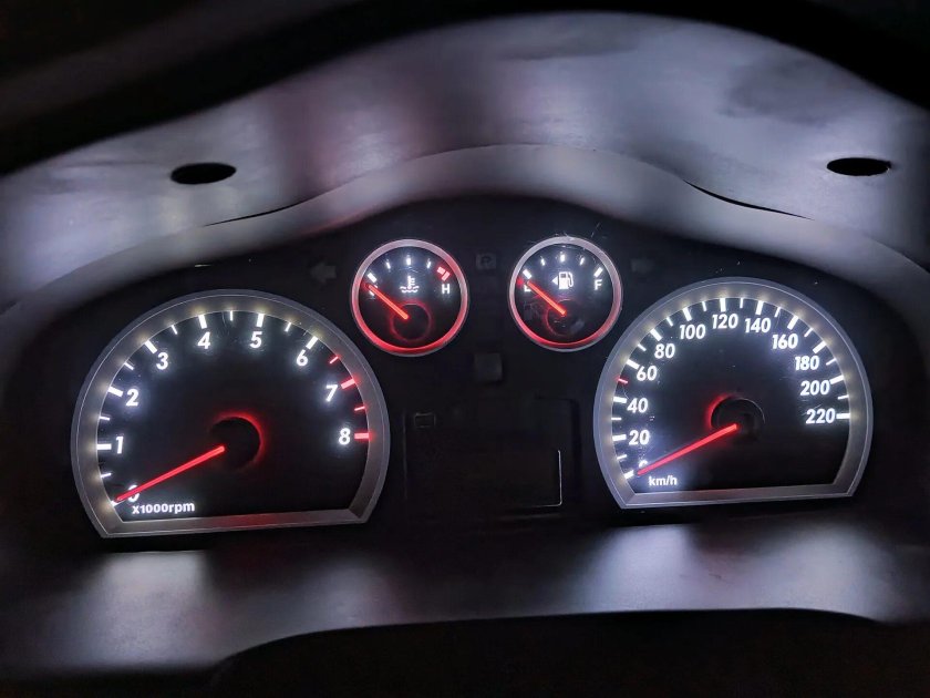 Щиток приборов Санта Фе 1